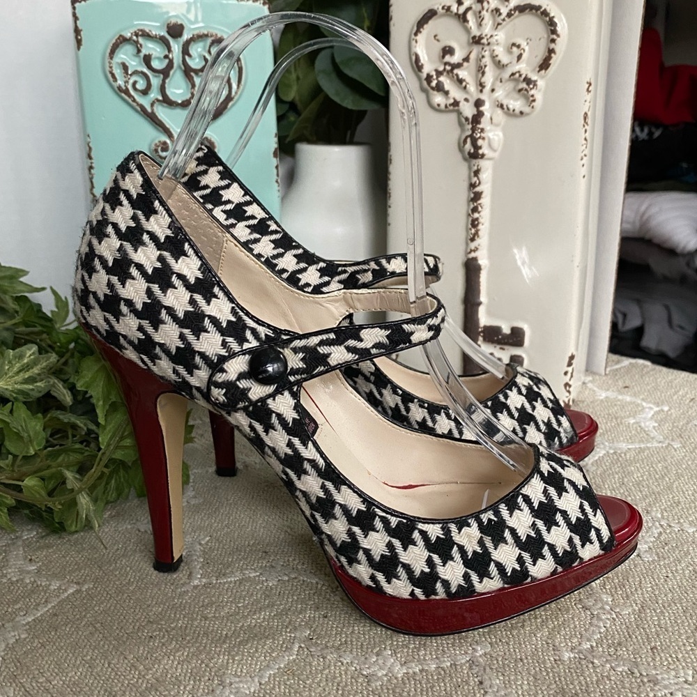 Steve Madden Houndstooth Pumps Heels Shoes Perfect for Bama football  size 6.5